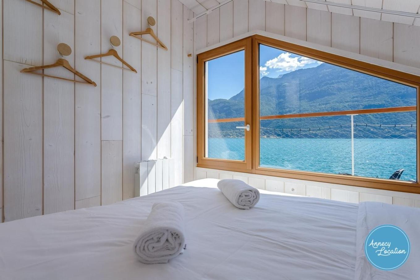 Chalet Coquillage Waterfront Escape On Lake ドゥサール エクステリア 写真